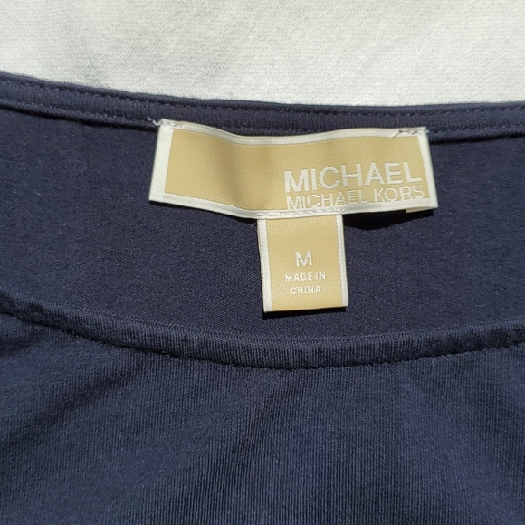 Top - Picture 2 of 3